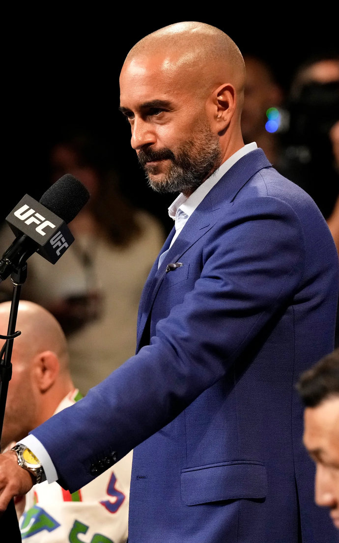 Jon Anik hosting UFC Weigh in Press Conference